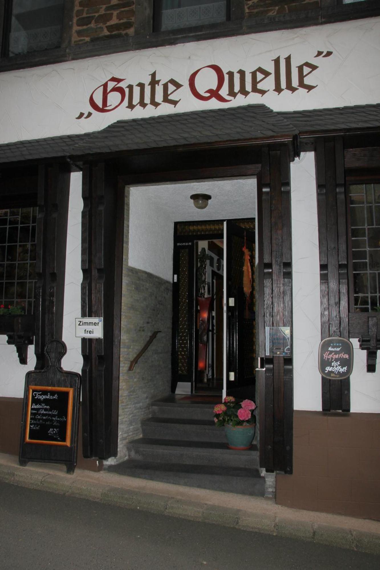Hotel Und Gaestehaus Gute Quelle Cochem Exterior photo